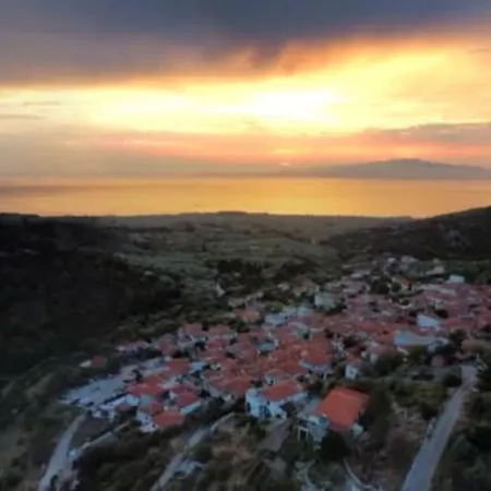 Christina's Village بيت للعطل